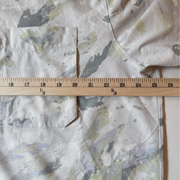 Lululemon Airing Easy Camp Collar Shirt Short Sleeve Lightweight Men Size XL - Picture 9 of 9